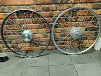 Voorwiel met motor e-bike - afbeelding 1 van  6