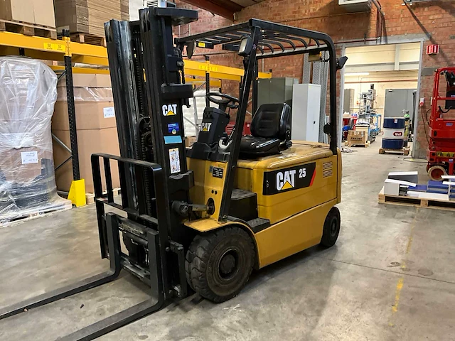 Vorkheftruck caterpillar ep25k - afbeelding 12 van  20