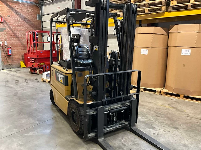 Vorkheftruck caterpillar ep25k - afbeelding 17 van  20