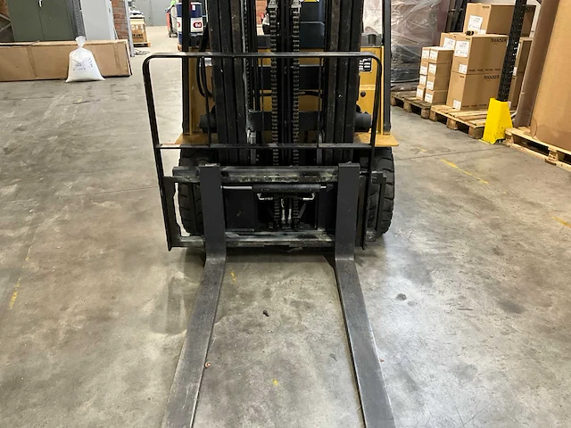 Vorkheftruck caterpillar ep25k - afbeelding 18 van  20