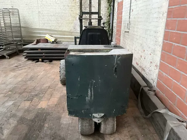 Vorkheftruck - afbeelding 10 van  14