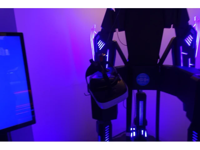 Vr installatie funinvr eagle flight - afbeelding 2 van  4