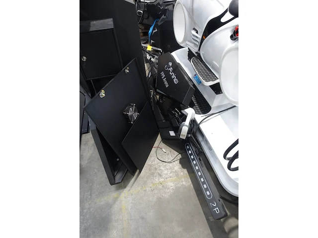 Vr installatie funinvr fps arena - afbeelding 8 van  9