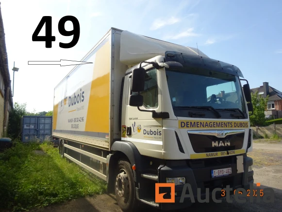 Vrachtwagen, bestelwagens, rotanstaaf, brandkast, ect