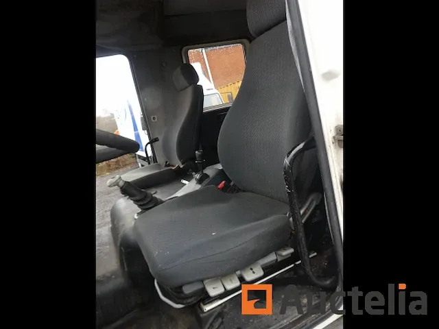 Vrachtwagen carrosserie en dubbele cabine + hatchback man m 11 f (1998-190.703 km) - afbeelding 17 van  37