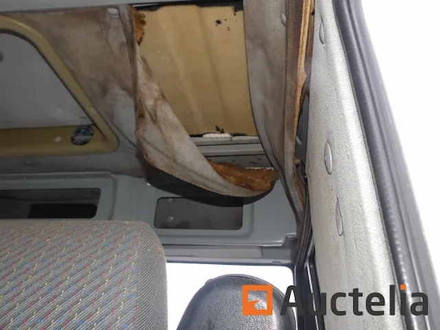 Vrachtwagen carrosserie en dubbele cabine + hatchback man m 11 f (1998-190.703 km) - afbeelding 18 van  37