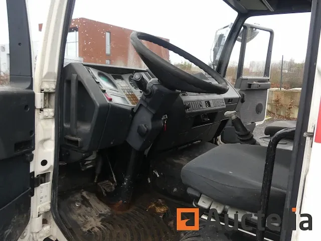 Vrachtwagen carrosserie en dubbele cabine + hatchback man m 11 f (1998-190.703 km) - afbeelding 33 van  37