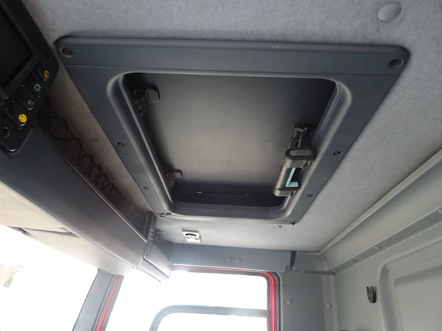Vrachtwagen daf 85cf - afbeelding 2 van  37