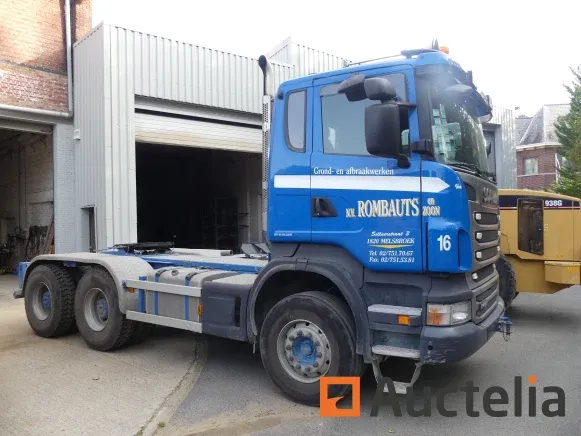 Vrachtwagen en bouwmachines