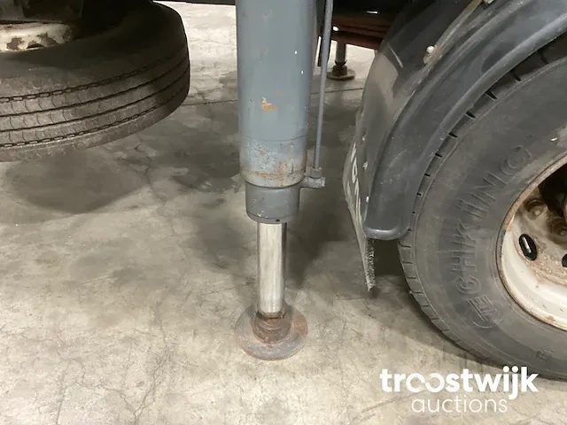 Vrachtwagen hoogwerker - afbeelding 3 van  19
