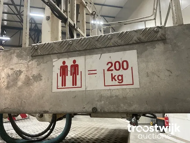 Vrachtwagen hoogwerker - afbeelding 8 van  19