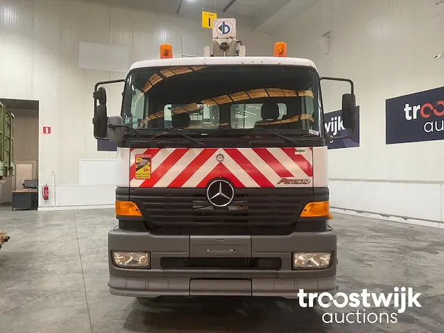 Vrachtwagen hoogwerker - afbeelding 12 van  19