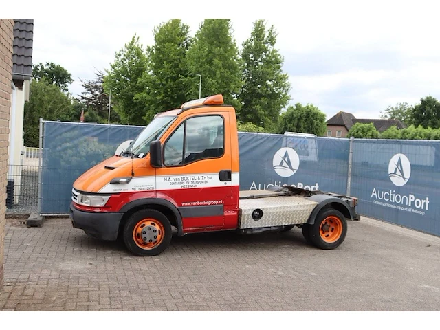 Vrachtwagen iveco 35c17 diesel 2005 - afbeelding 1 van  1