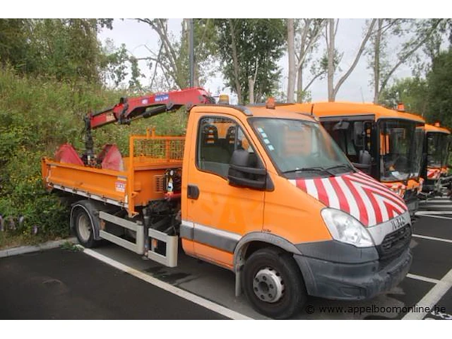 Vrachtwagen iveco 70c15, datum 1ste inschrijving 14/10/2013, chassisnummer zcfc70a3205955250, vv kraan hmf 340k1, km-stand 18589 - afbeelding 14 van  20