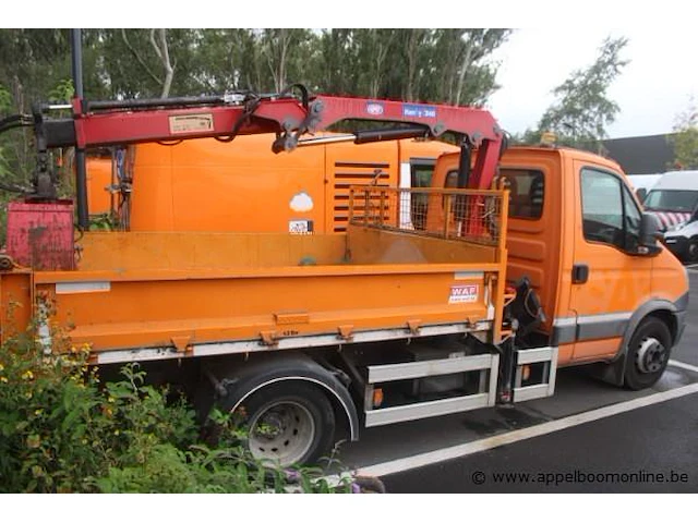 Vrachtwagen iveco 70c15, datum 1ste inschrijving 14/10/2013, chassisnummer zcfc70a3205955250, vv kraan hmf 340k1, km-stand 18589 - afbeelding 15 van  20