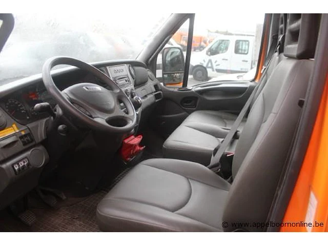 Vrachtwagen iveco 70c15, datum 1ste inschrijving 14/10/2013, chassisnummer zcfc70a3205955250, vv kraan hmf 340k1, km-stand 18589 - afbeelding 20 van  20