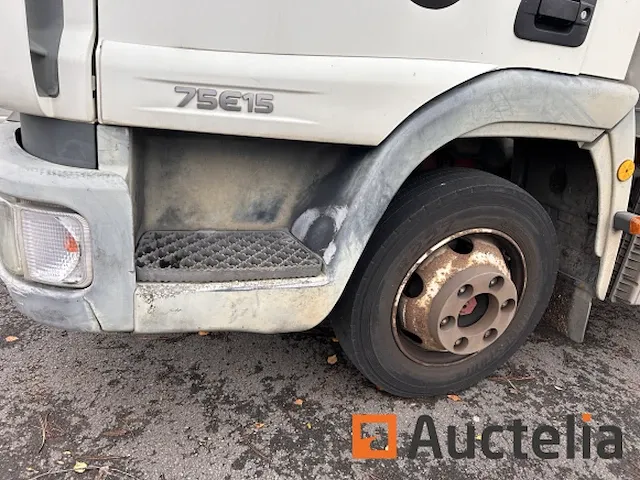 Vrachtwagen iveco - afbeelding 10 van  35
