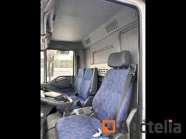 Vrachtwagen iveco - afbeelding 14 van  35