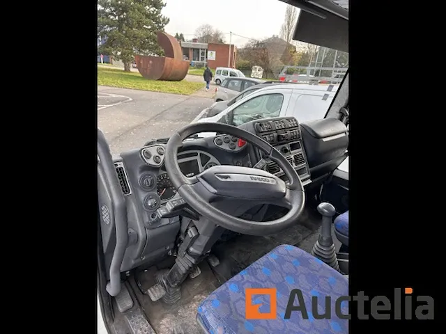 Vrachtwagen iveco - afbeelding 15 van  35