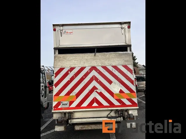 Vrachtwagen iveco - afbeelding 16 van  35