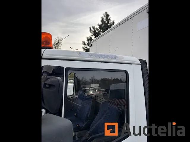 Vrachtwagen iveco - afbeelding 18 van  35