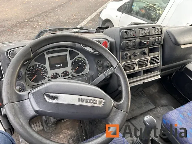 Vrachtwagen iveco - afbeelding 21 van  35