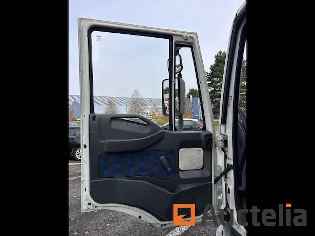 Vrachtwagen iveco - afbeelding 23 van  35