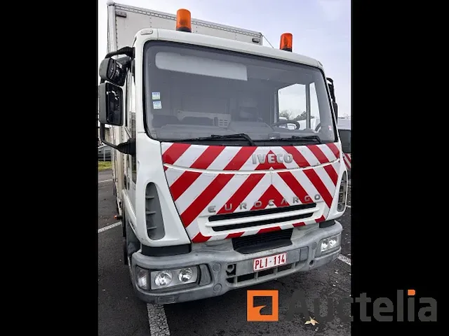 Vrachtwagen iveco - afbeelding 8 van  35