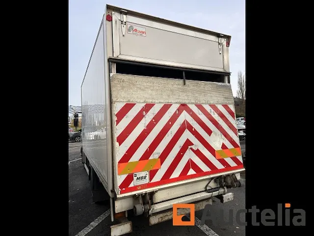 Vrachtwagen iveco - afbeelding 9 van  35