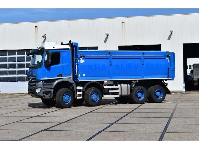 Vrachtwagen kipper mercedes-benz arocs 4145 diesel 449pk - afbeelding 1 van  1