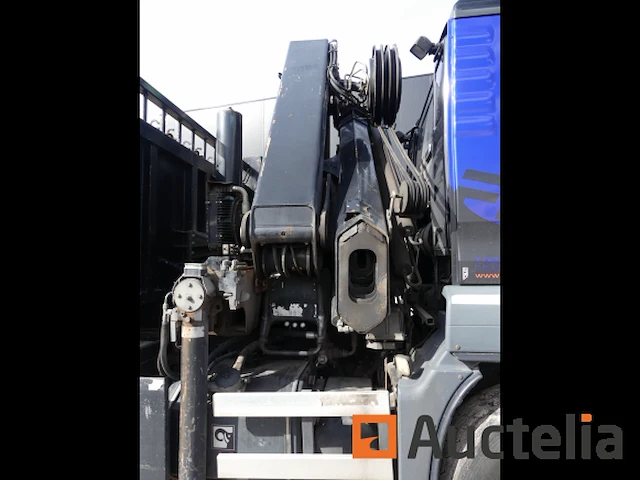 Vrachtwagen kipper met hijskraan man tgs (2014-390.250 km) - afbeelding 16 van  46