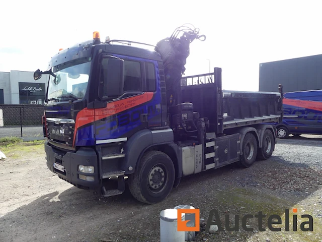 Vrachtwagen kipper met hijskraan man tgs (2014-390.250 km) - afbeelding 2 van  46
