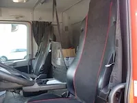 Vrachtwagen mercedes actros met autolaadkraan en containersysteem - afbeelding 4 van  18