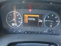 Vrachtwagen mercedes actros met autolaadkraan en containersysteem - afbeelding 8 van  18