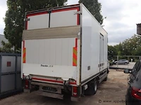 Vrachtwagen mercedes atego 818, datum 1ste isnchrijving 14/9/2001, chassisnummer wdb9702231l588150, km-stand 197913, euro 5, ttm 8600kg, vv koelinstallatie, schade rondom - afbeelding 2 van  6