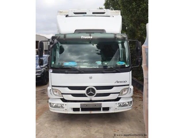 Vrachtwagen mercedes atego 818, datum 1ste isnchrijving 14/9/2001, chassisnummer wdb9702231l588150, km-stand 197913, euro 5, ttm 8600kg, vv koelinstallatie, schade rondom - afbeelding 4 van  6