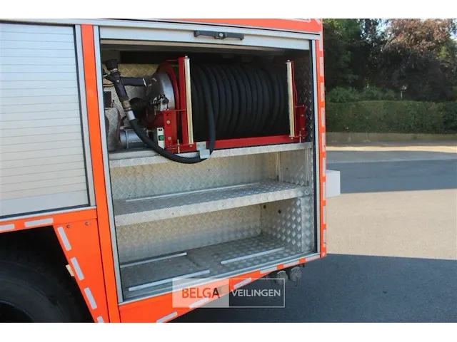 Vrachtwagen mercedes - afbeelding 2 van  33