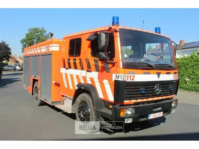 Vrachtwagen mercedes - afbeelding 1 van  33