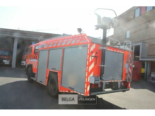 Vrachtwagen mercedes - afbeelding 22 van  33