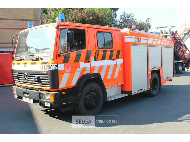 Vrachtwagen mercedes - afbeelding 25 van  33
