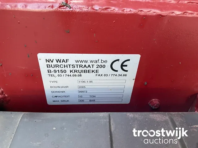 Vrachtwagen met autolaadkraan en kiepbak - afbeelding 4 van  26