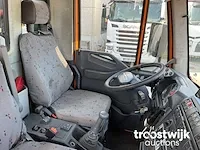 Vrachtwagen met autolaadkraan en kiepbak - afbeelding 5 van  26