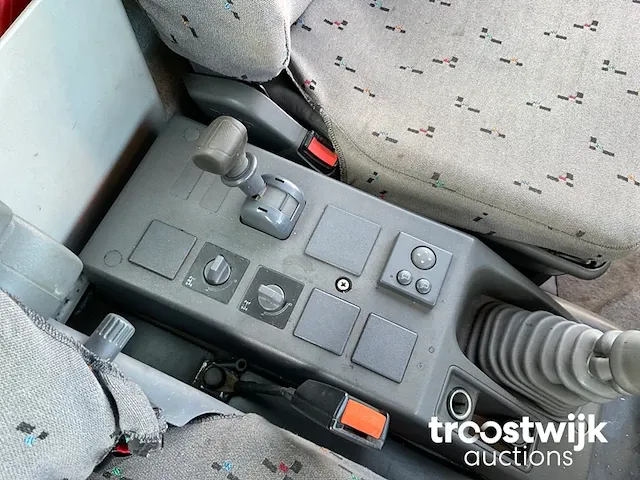 Vrachtwagen met autolaadkraan en kiepbak - afbeelding 8 van  26