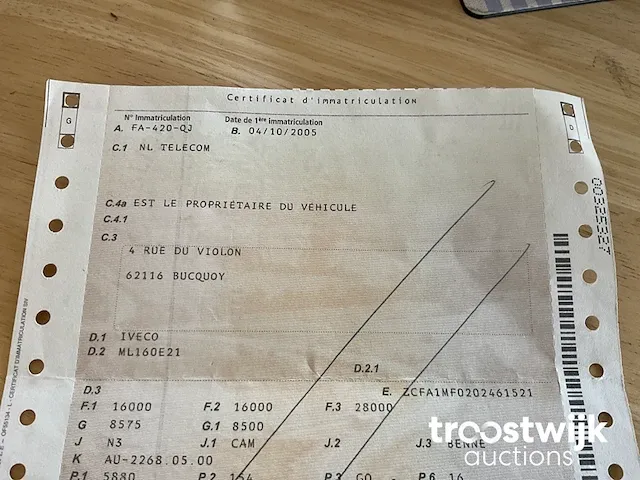 Vrachtwagen met autolaadkraan en kiepbak - afbeelding 19 van  26