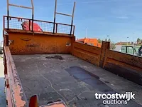 Vrachtwagen met autolaadkraan en kiepbak - afbeelding 22 van  26
