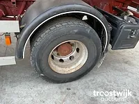 Vrachtwagen met autolaadkraan en kiepbak - afbeelding 23 van  26