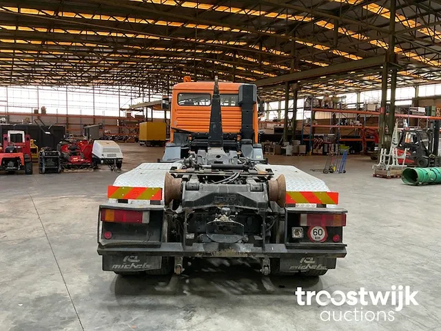 Vrachtwagen met containersysteem - afbeelding 13 van  16