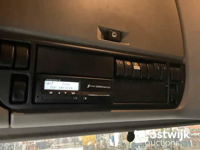 Vrachtwagen met containersysteem - afbeelding 14 van  24