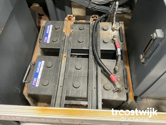 Vrachtwagen met containersysteem - afbeelding 24 van  24