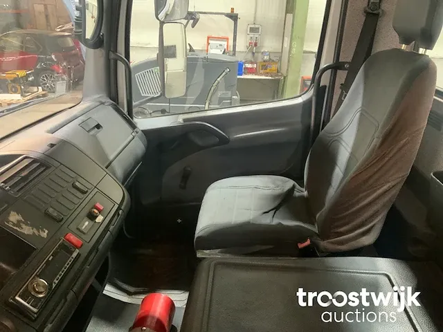 Vrachtwagen met hoogwerker - afbeelding 3 van  20